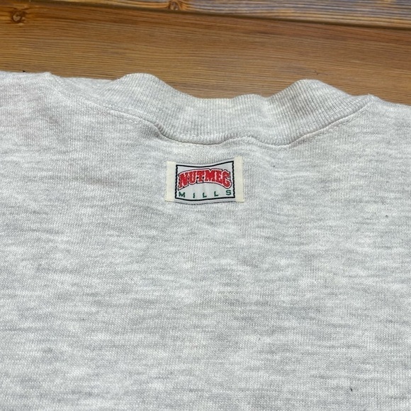 Cheers Vintage Nutmeg Crewneck Sweatshirt America’s Favorite Pub - Picture 8 of 10